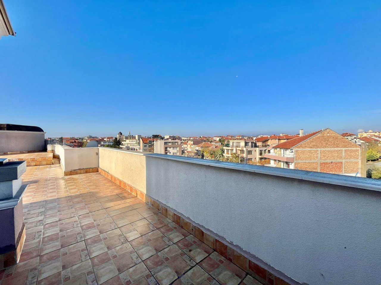Продава се Двустаен апартамент в с. Равда, Област Бургас - 102 кв.м за 726 €/кв.м - Снимка #9