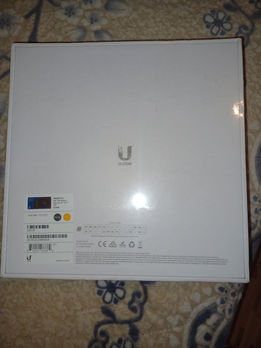 De vanzare  Ubiquiti UniFi U6-LR + U-POE-AT – Noi, sigilate – WiFi 6 L