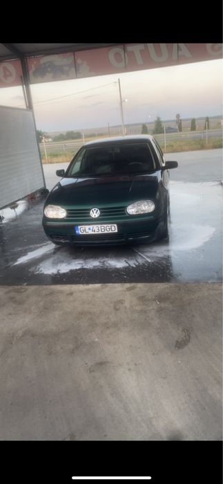 Vand golf 4 1.6 benzina