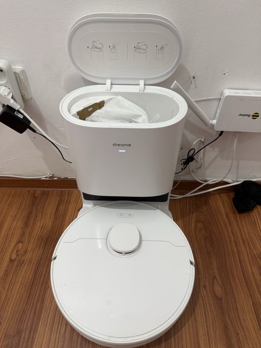 Продам робот-пылесос DREAMY