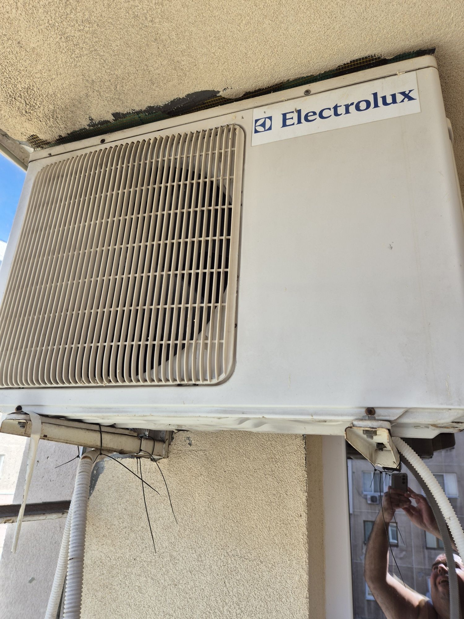 Климатик Electrolux 18"