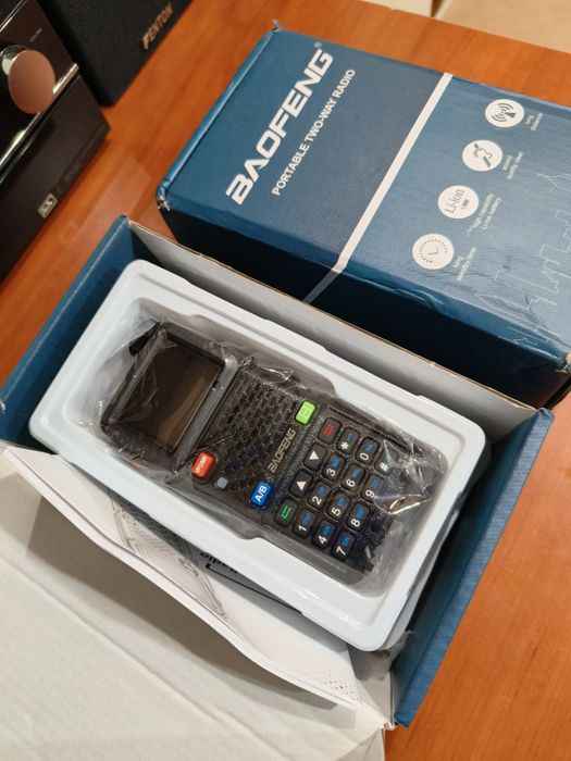 Stații walkie-talkie noi, brand Baofeng.