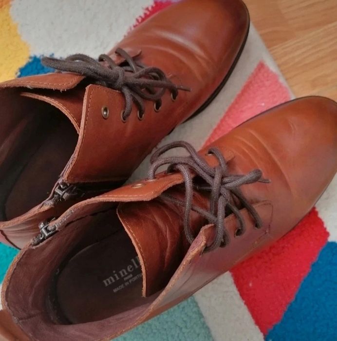 Ghete piele mărimea 43, cu interiorul de 27.5 cm