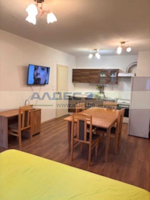 Дава се под наем Четиристаен апартамент в София, Стрелбище - 130 кв.м за 1000 € - Снимка #1