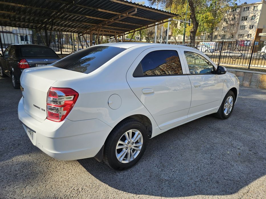 2022 коблт срочни сотилади