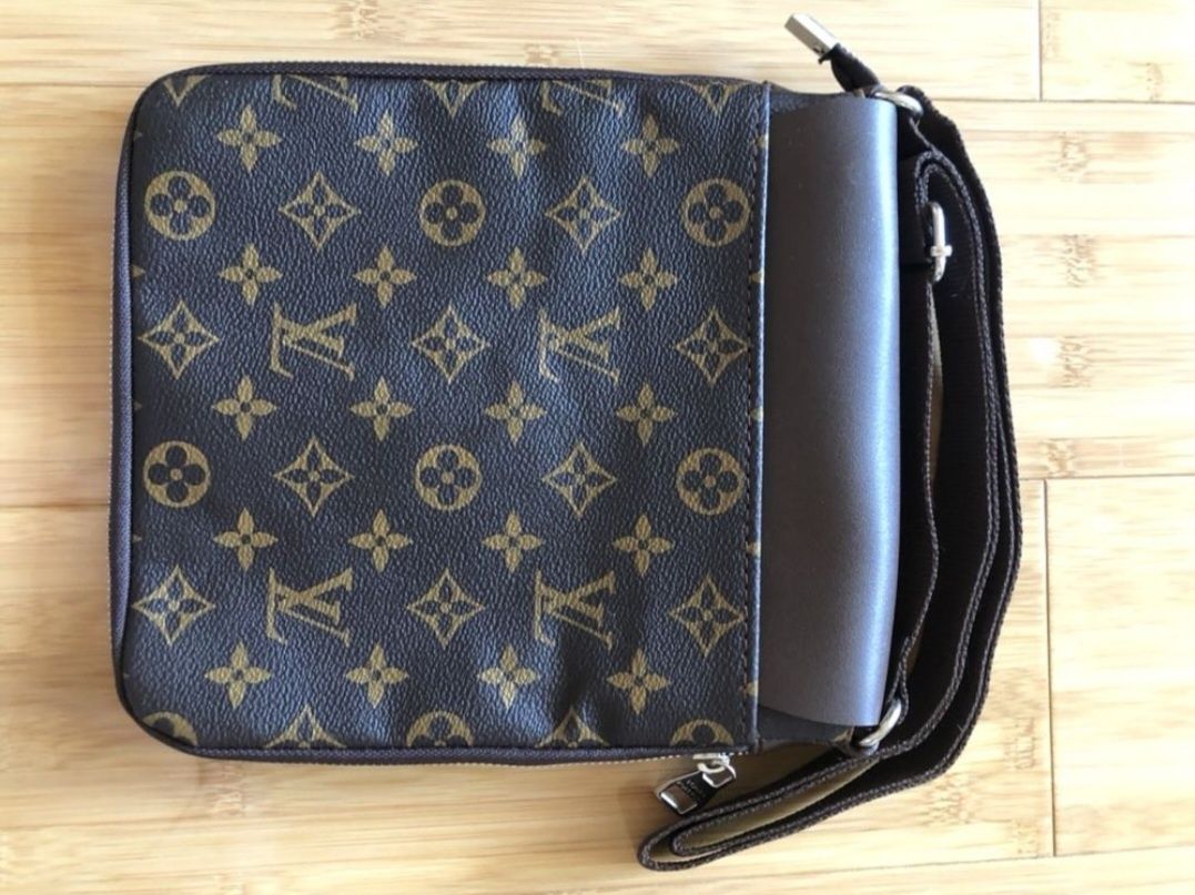 Borsete Louis Vuitton--Stil Calitate si Elegantă