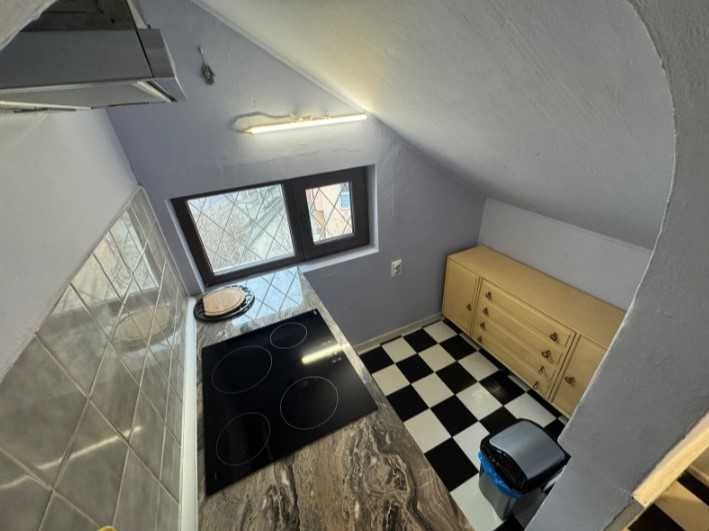 Дава се под наем Тристаен апартамент в София, Изток - 140 кв.м за 750 € - Снимка #4