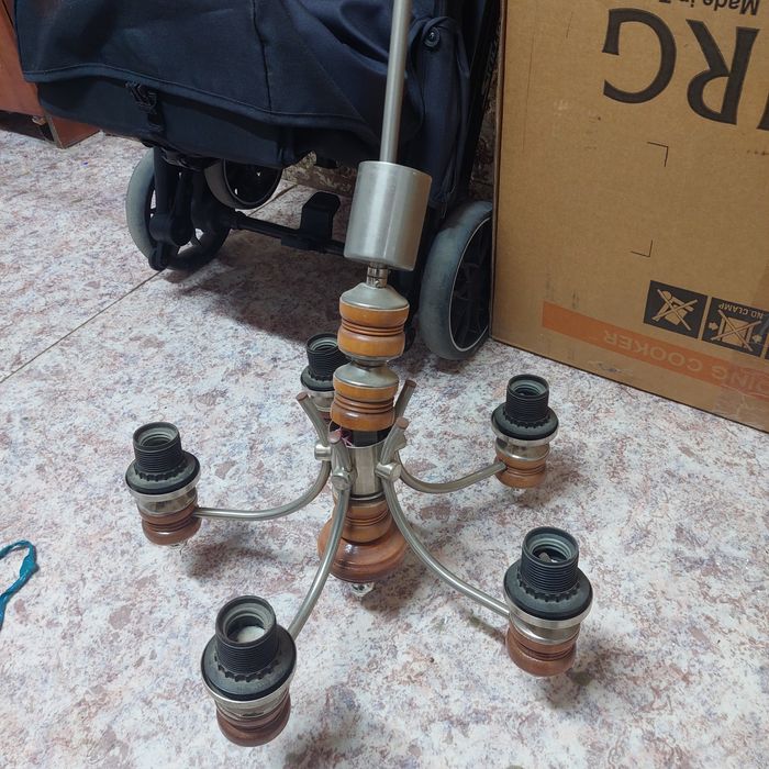 Люстра 5 лампы все