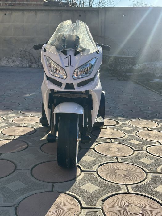 Продам электро мото байк на 2 - 6 лет