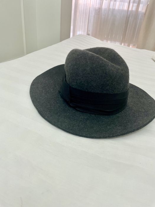 Шляпы и шапки разные