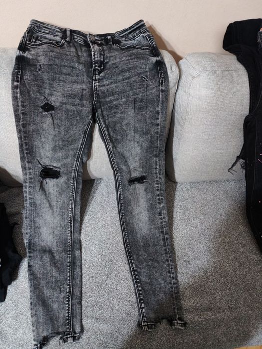 Разпродажба на Дамски дънки 10 лв броя