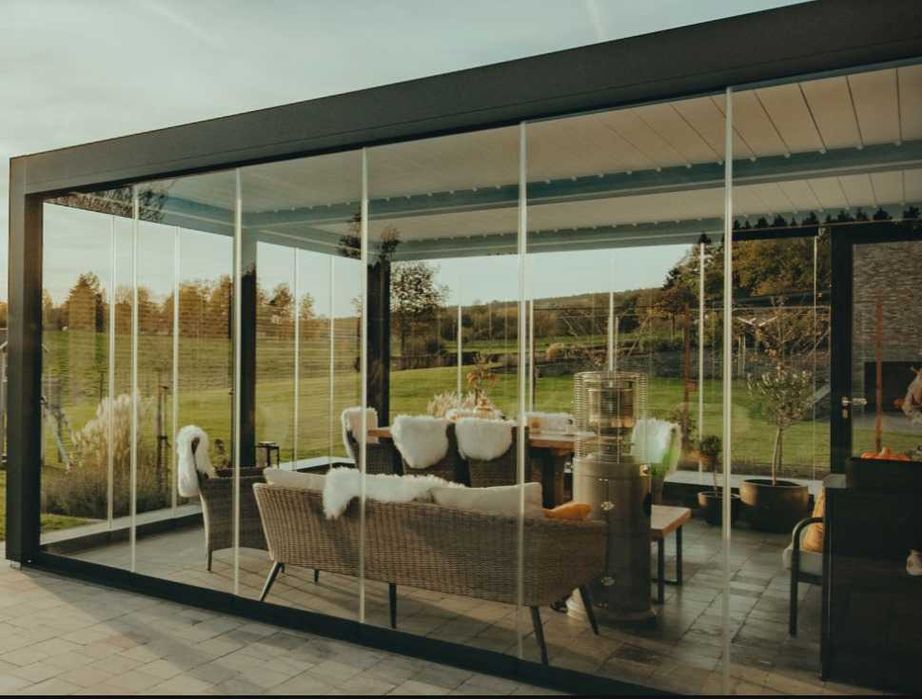 Sisteme glisante sau pliabile din sticlă securizată