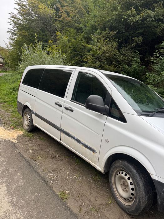 Vând Mercedes vito