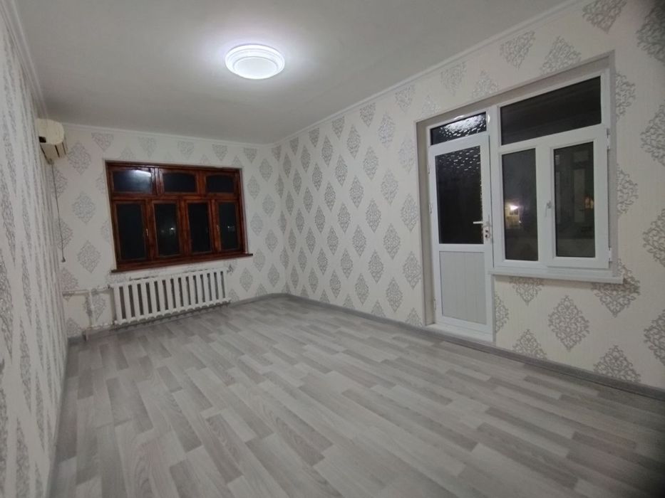 Продажа 1 хона 4 етаж 4 етажл 
Кора камиш 1/3
Бакон 2*6 кв 42
