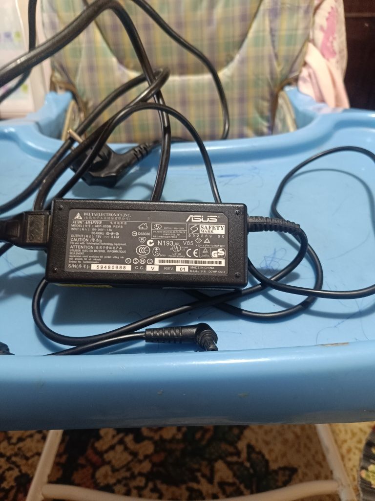 Asus Адаптер питания для ноутбука