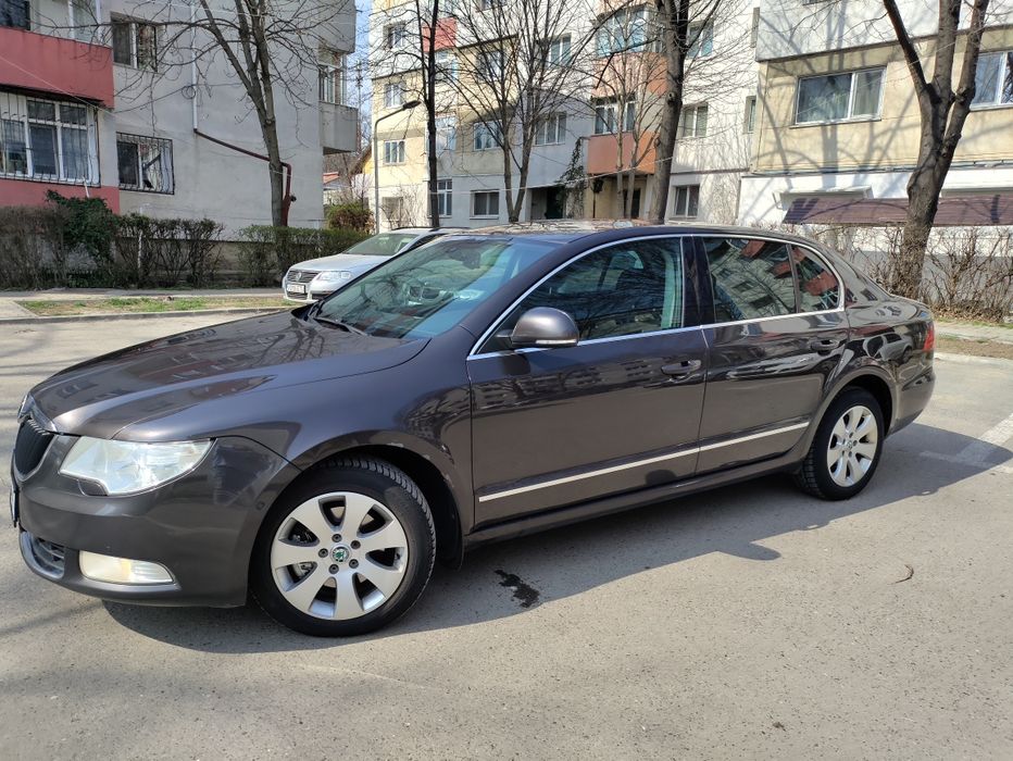 Skoda Superb 2 An 2009 DSG
2.0 TDI 140CP
Unic proprietar 
Clima dubla