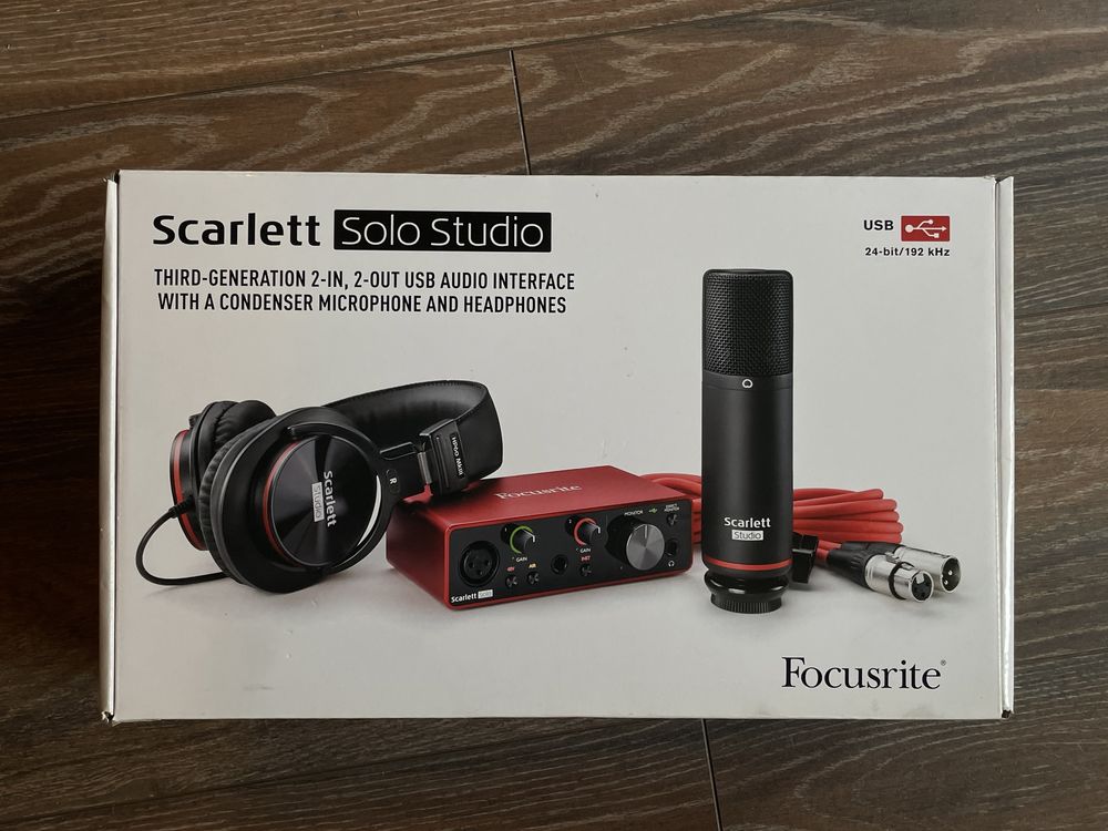 Focusrite Scarlett Solo Studio pack + stativ Microfon + filtru
