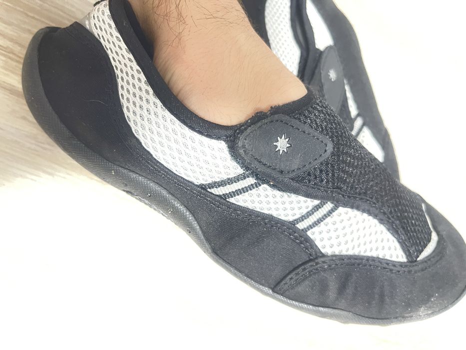 Pantofi sport/ adidasi negrii cu alb cu prindere cu scai