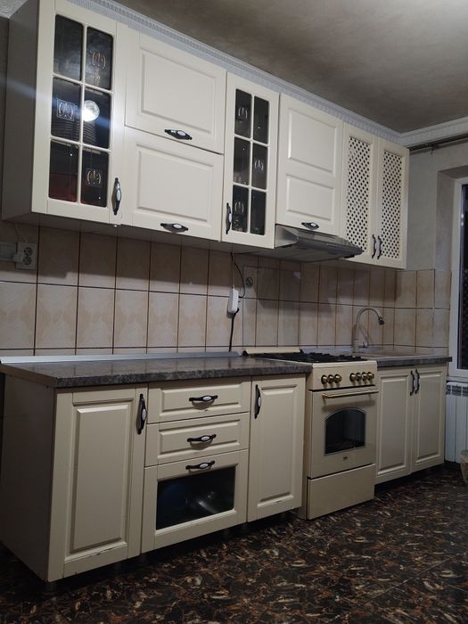 Se vinde mobilă de bucătărie în stare bună