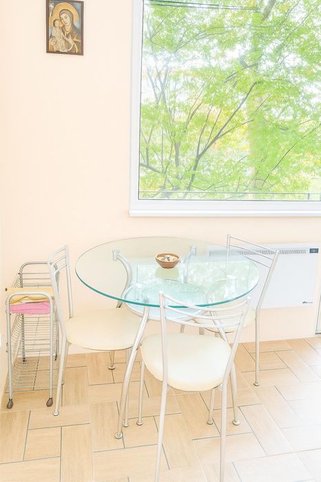 Изгоден ТРИСТАЕН апартамент в кв. Кючук Париж