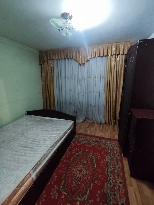 Сдаю в аренда квартира чилзр 8квартал  3комнат 2этаж орентир парус