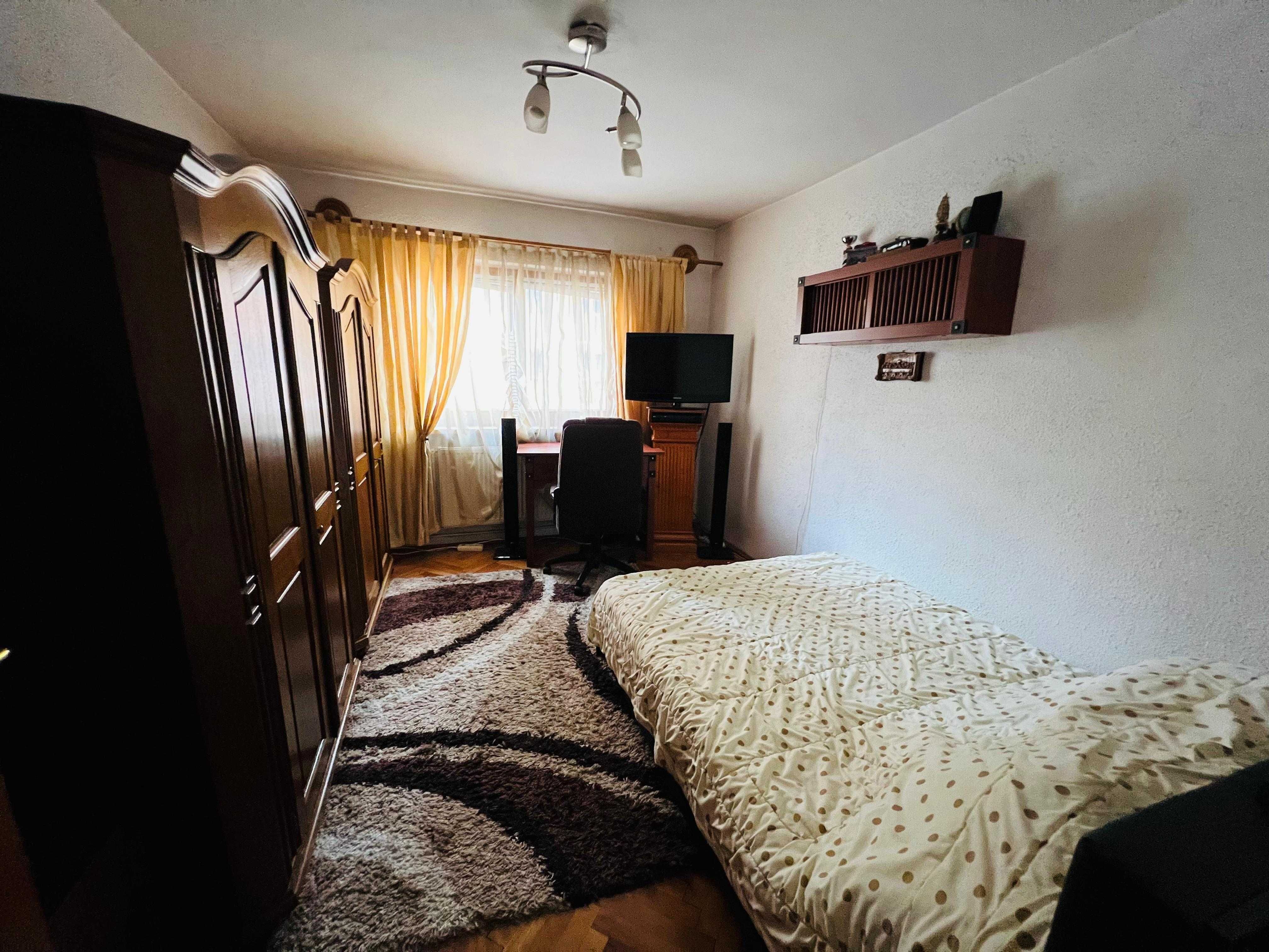 Apartament proprietar 2 camere decomandat in Vasile Aaron