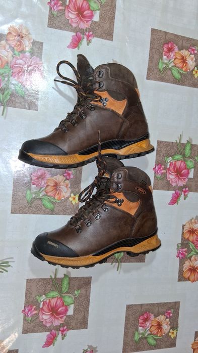 Bocanci Meindl trekking drumeție