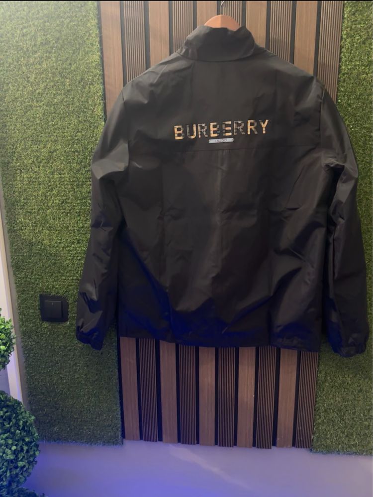 Есенно яке Burberry, luxury class Промо