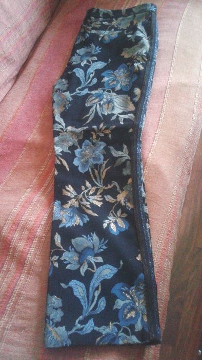 pantalon cu flori