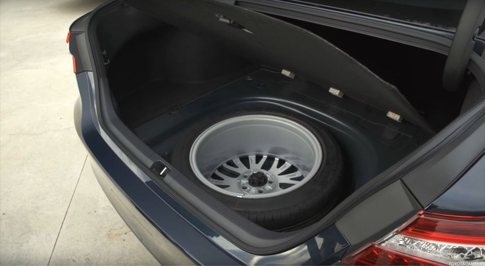 Продам диск оригинал от камри 70 R18
