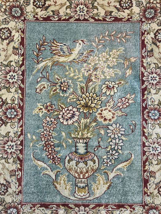 Килим Hereke Копринено искустово.