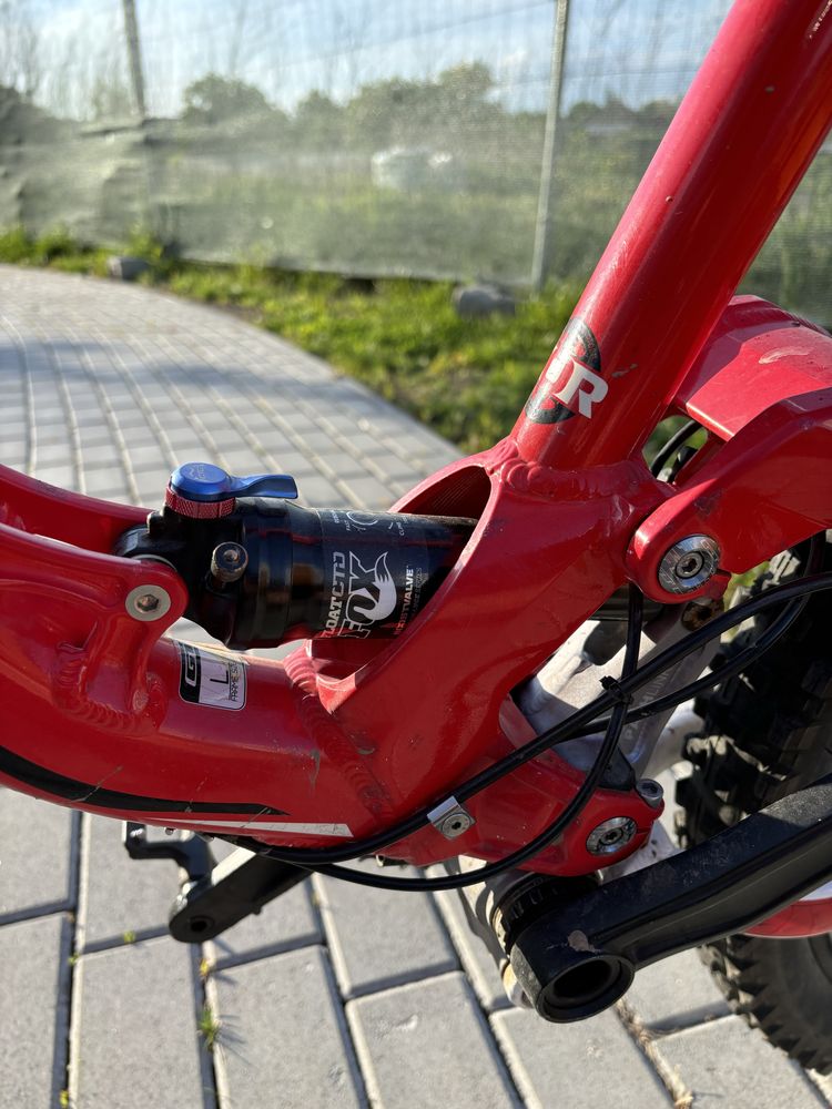 Bicicleta gt sensor enduro nu downhill !
