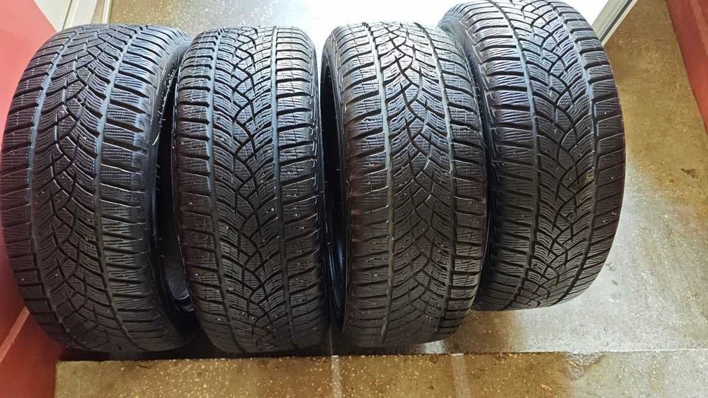 Anvelope de iarna 215 50 R17 Goodyear Ultragrip Performance