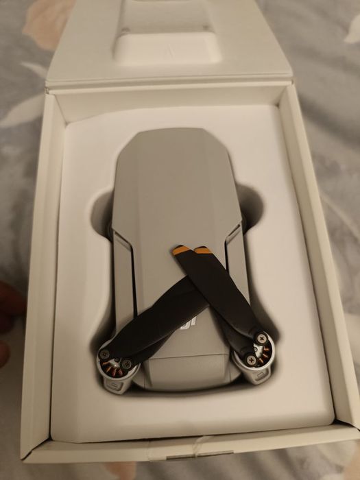 Vând drona DJI mini 2 4k noua