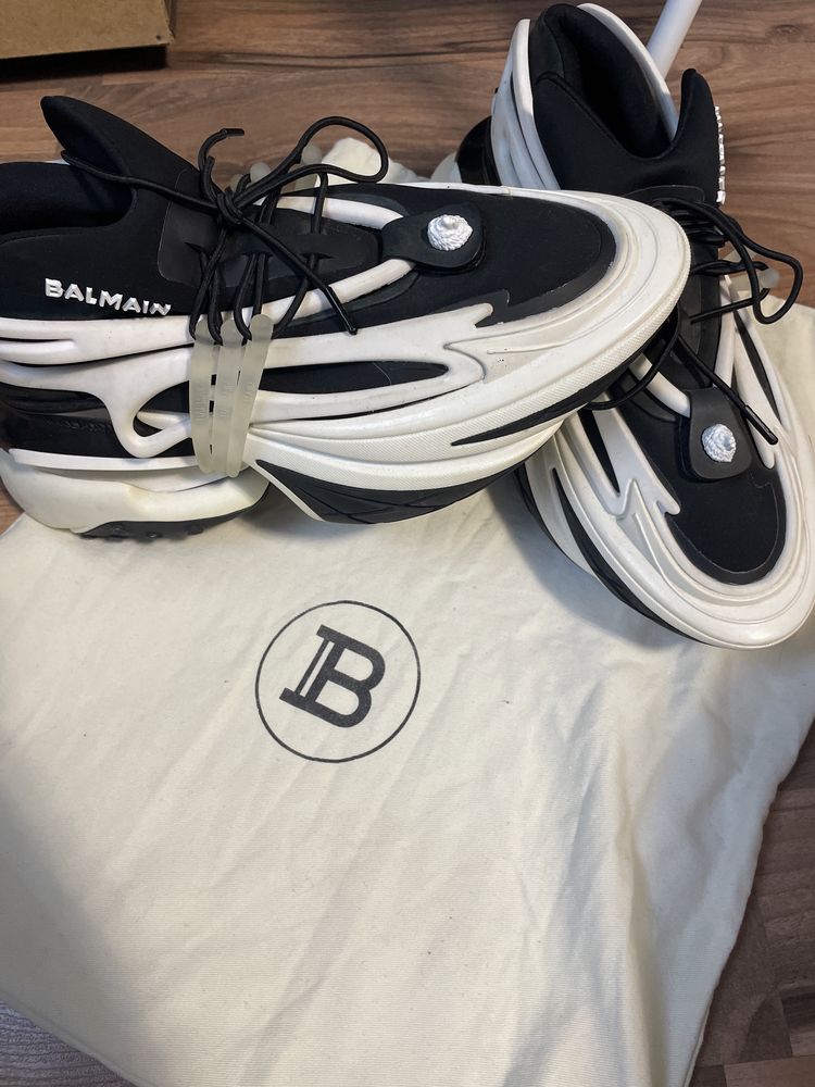 Balmain обувки