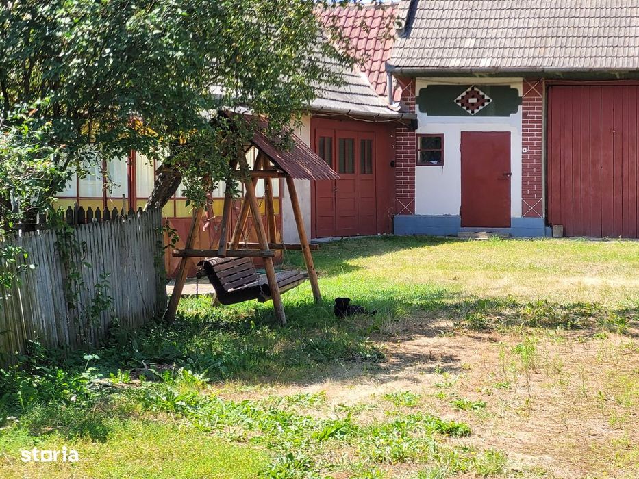 Casa Int. Buzaului,str. Targului, S+P,  3 camere,155 mp, teren 2401 mp