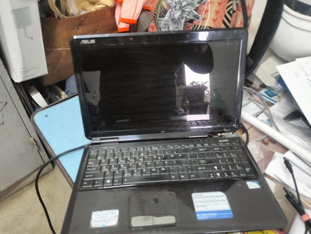 Vând laptop Assus K50IJ de piese