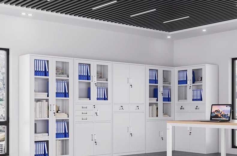 Kirishxonaga yoki o‘quv xonasi uchun kitob javoni