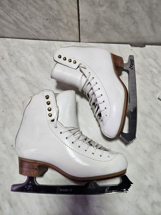 Patine 2009 gheata patinaj artistic  Jackson marime 36-37 (24 cm)