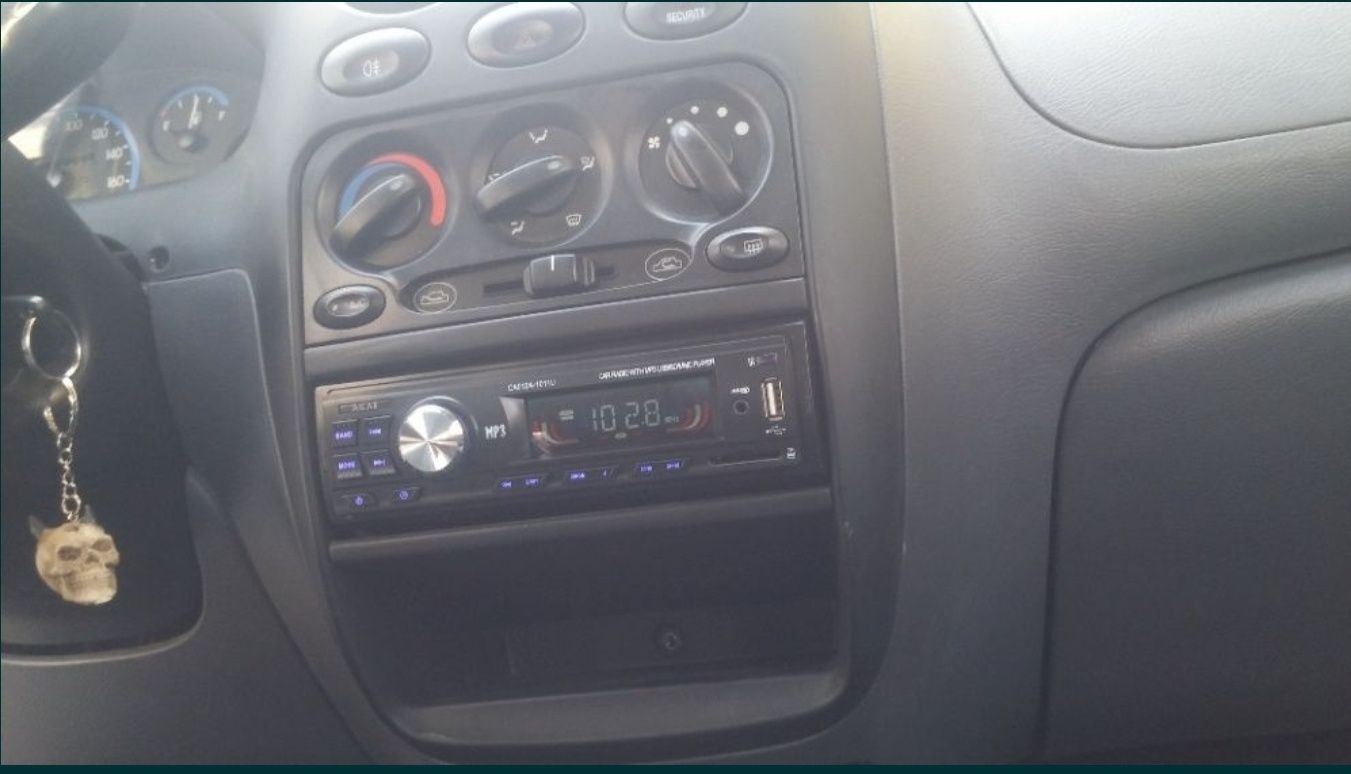 Radio card micro SD USB Auxiliar input cu și fără BT noi