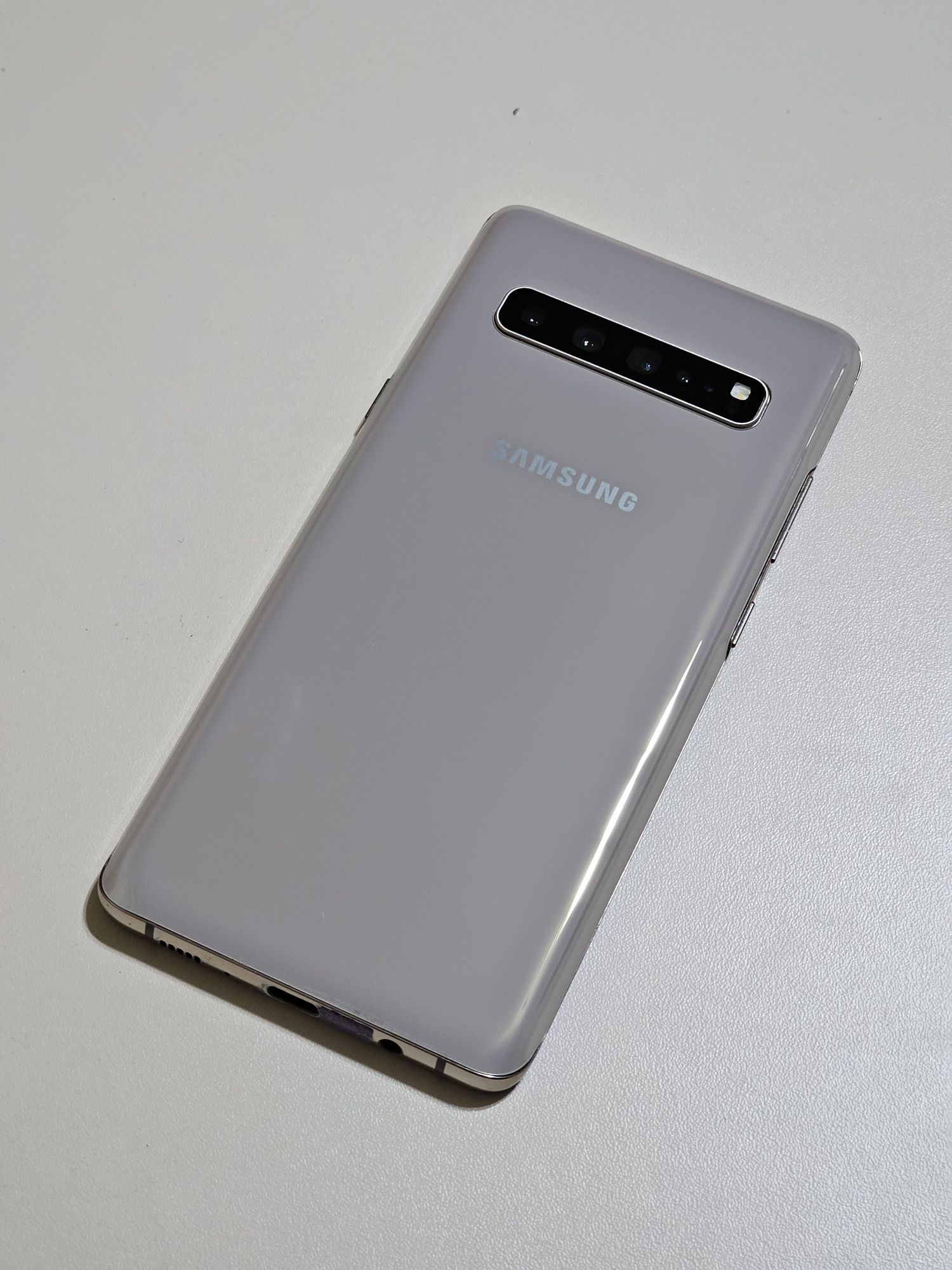 Samsung S10 Plus 256 gb Ram 8 5G android 11