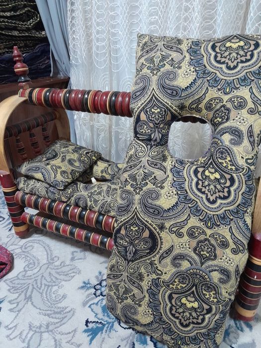 Beshik sotiladi yonidegi konvert bilan birga