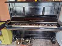 Vând pian pianina