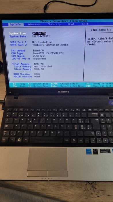 Laptop Samsung NP300E5A S04CH i5-2450m 4 GB