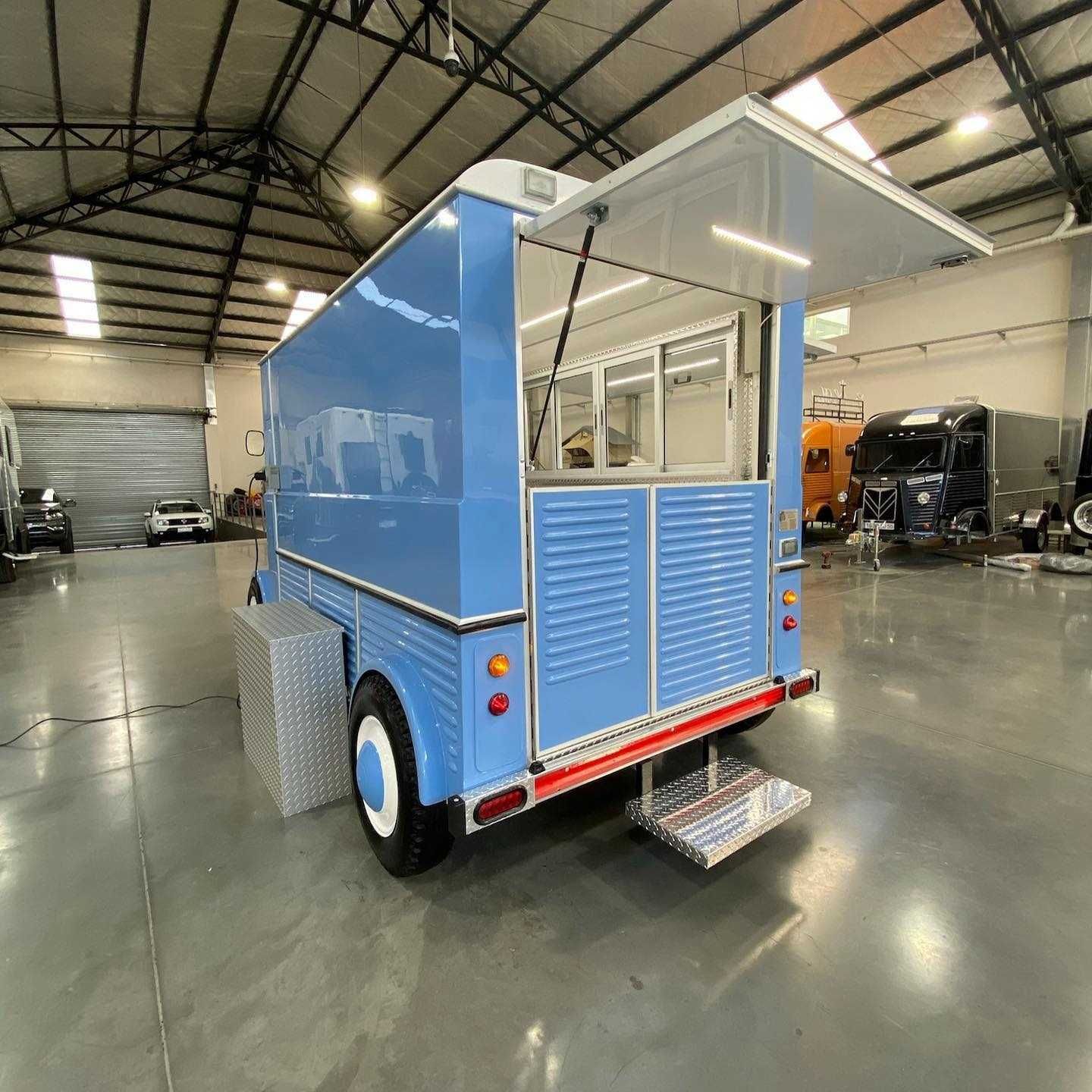 Мобилна кухня food truck FOOD TRAILER 4.6M