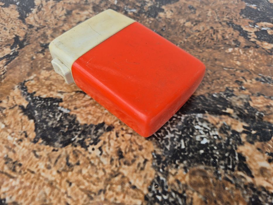 Vând lanterna Elba fabricata in Romania in perioda Socialista
MODEL RP