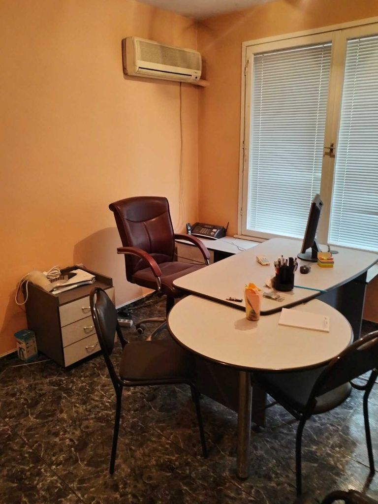 Продава се Офис в Стара Загора, Център - 18 кв.м за 1223 €/кв.м - Снимка #2