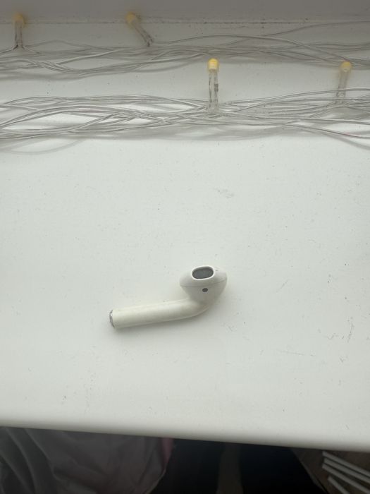 левый наушник airpods оригинал