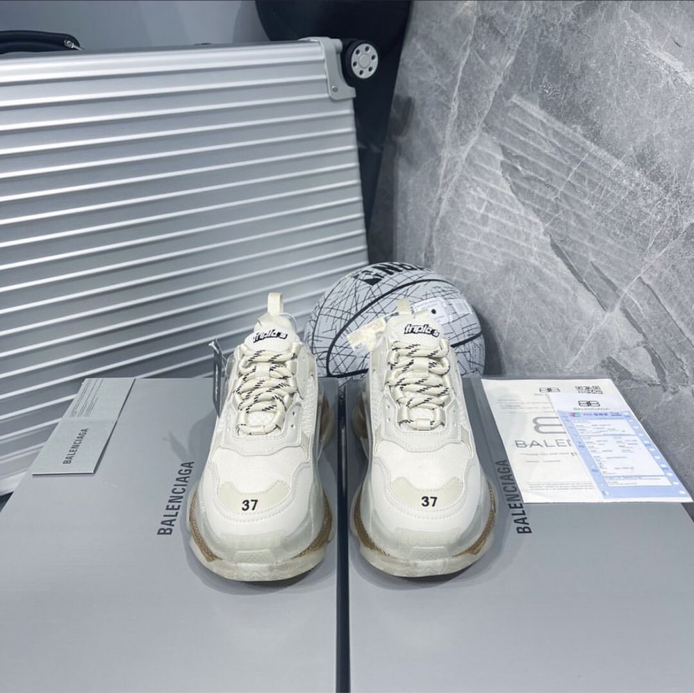 Balenciaga Trainers Triple S