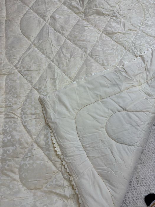 Подается 1,5 спальный ватный одеяло